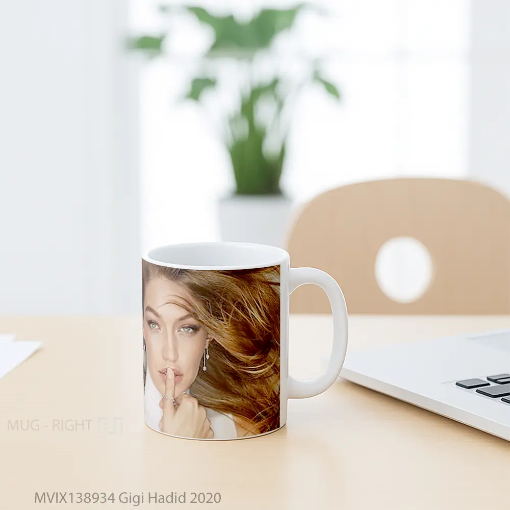 Mug Gigi Hadid 2020 Gelas Keramik Unik - All-side / Desain