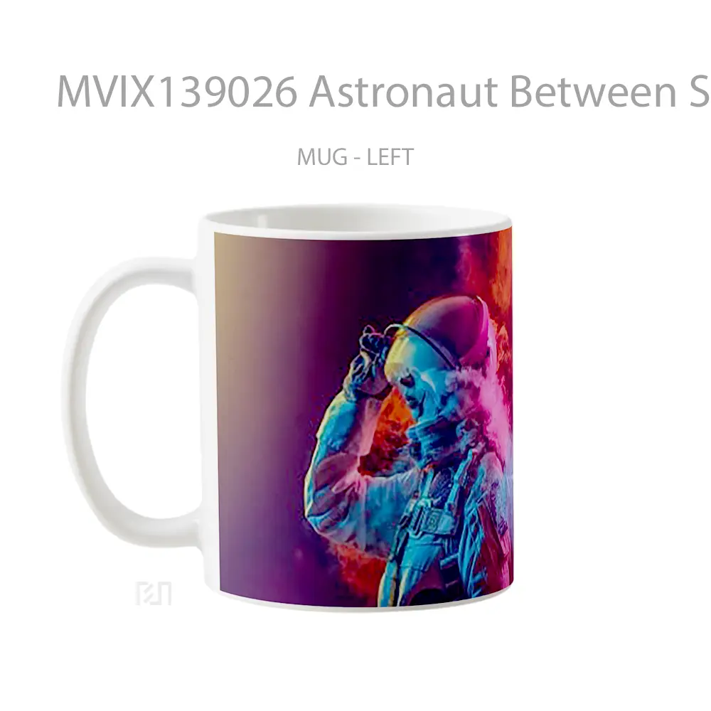 Mug Astronaut Between Smoke Of Colors Gelas Astronomi - All-side / Desain