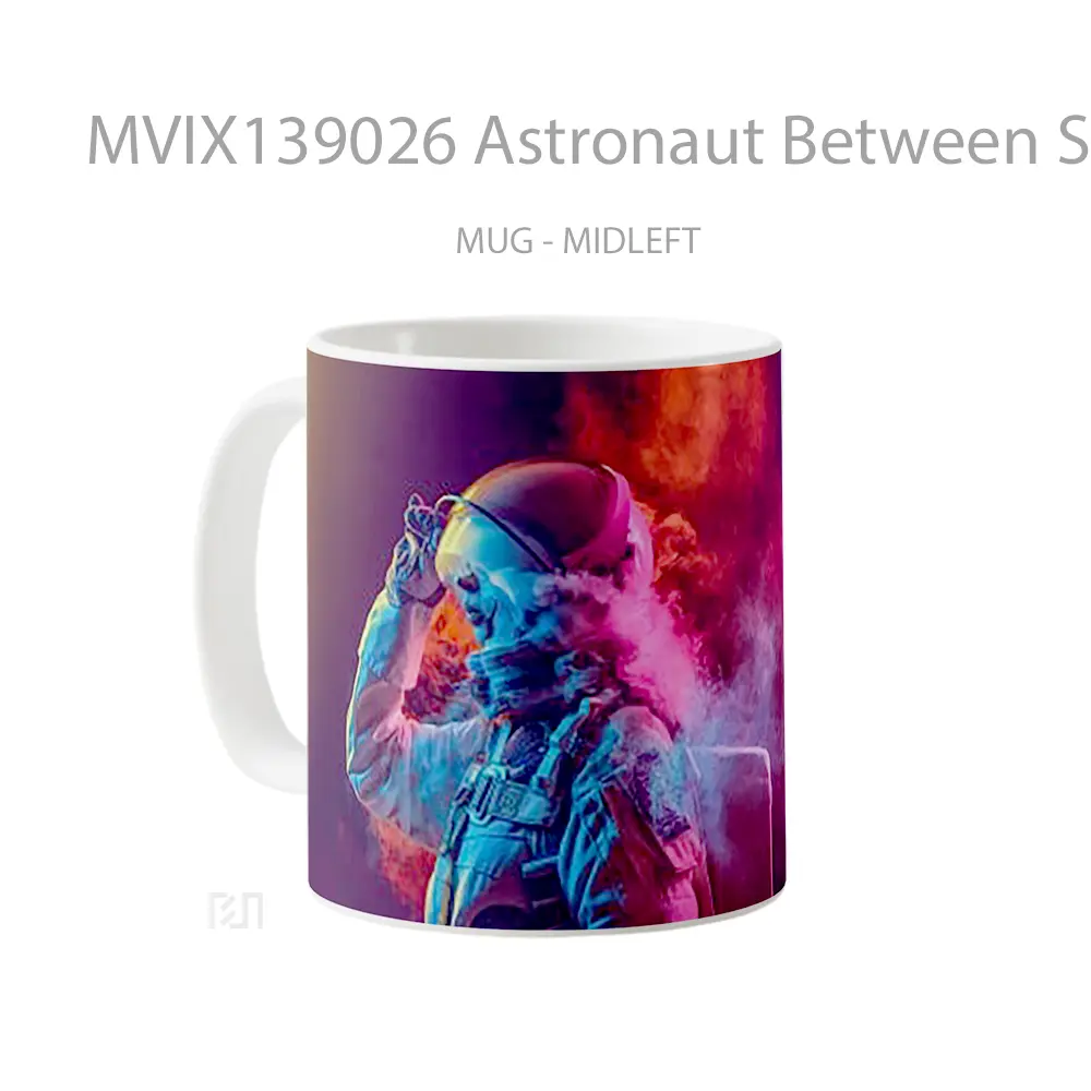 Mug Astronaut Between Smoke Of Colors Gelas Astronomi - All-side / Desain