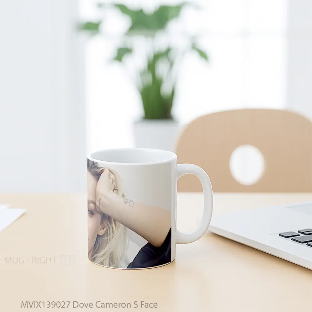 Mug Dove Cameron S Face Gelas Keramik Unik - All-side / Desain