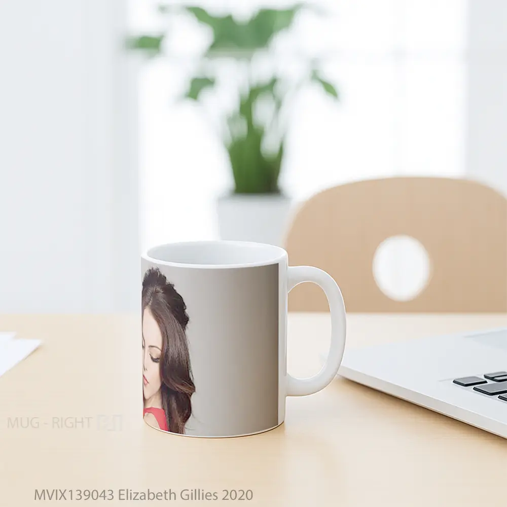 Mug Elizabeth Gillies 2020 Gelas Keramik Unik - All-side / Desain
