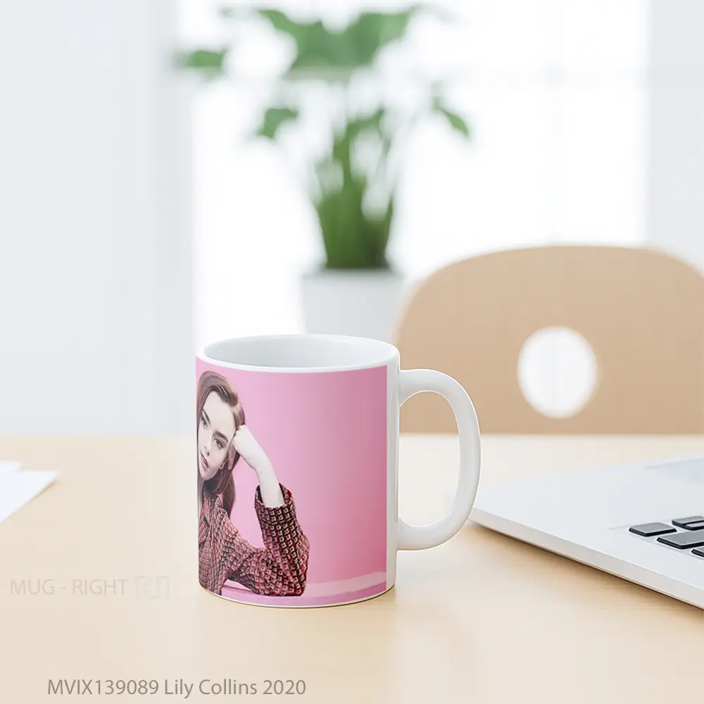 Mug Lily Collins 2020 Gelas Keramik Unik - All-side / Desain