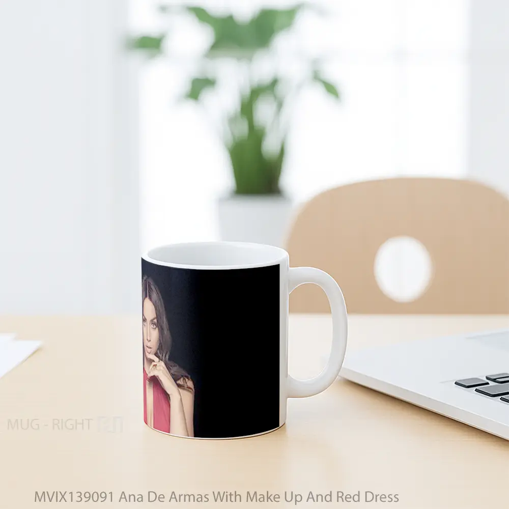 Mug Ana De Armas With Make Up And Red Dress Gelas Keramik Unik - All-side / Desain