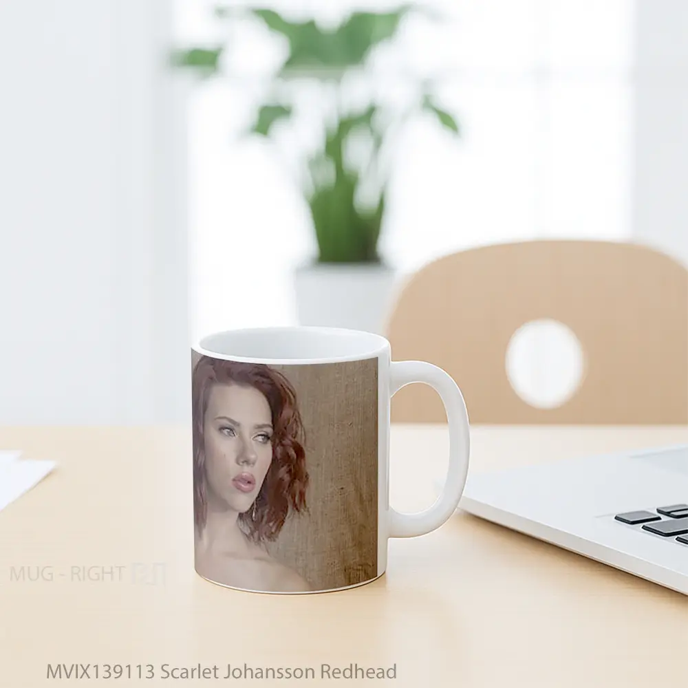 Mug Scarlet Johansson Redhead Gelas Keramik Unik - All-side / Desain