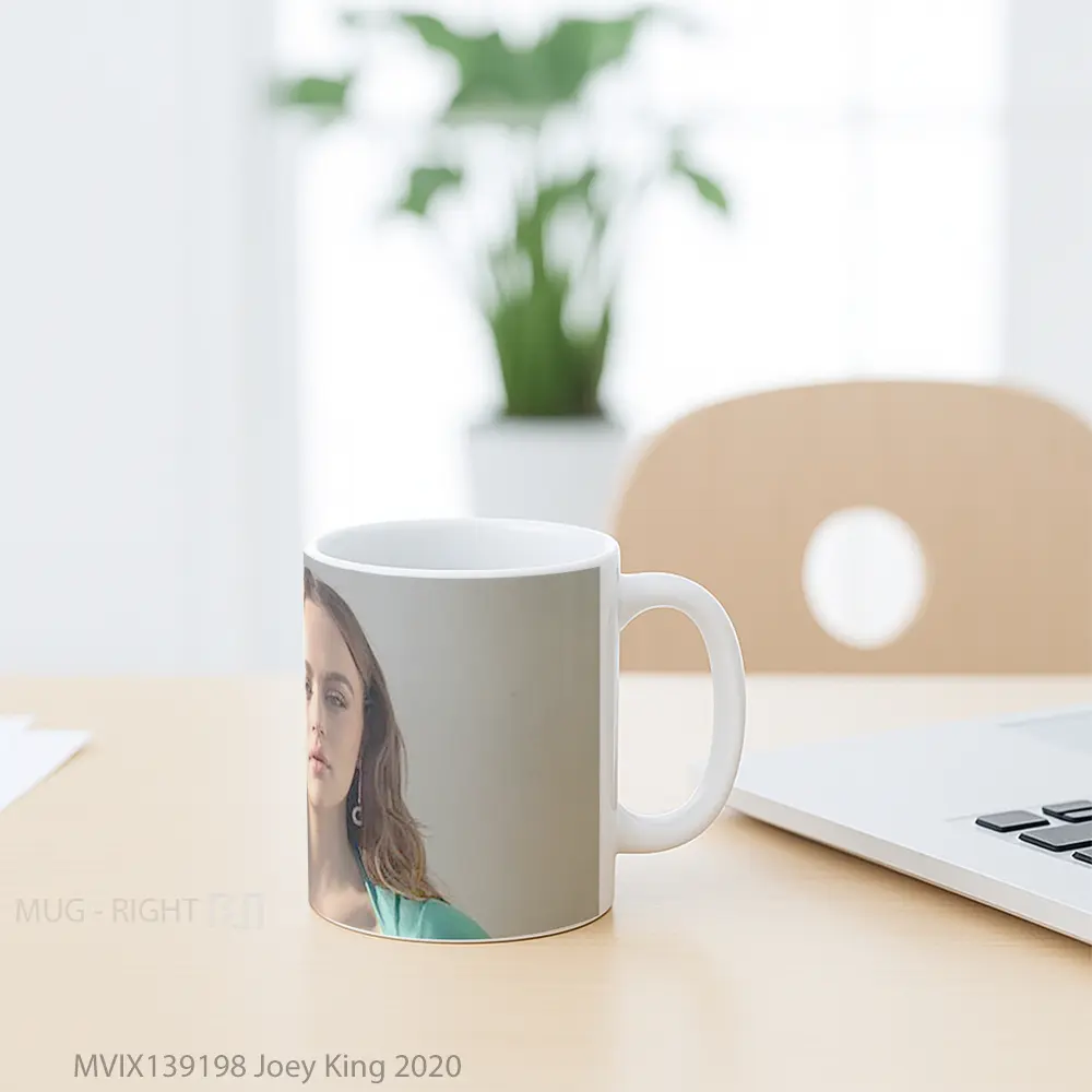 Mug Joey King 2020 Gelas Keramik Unik - All-side / Desain