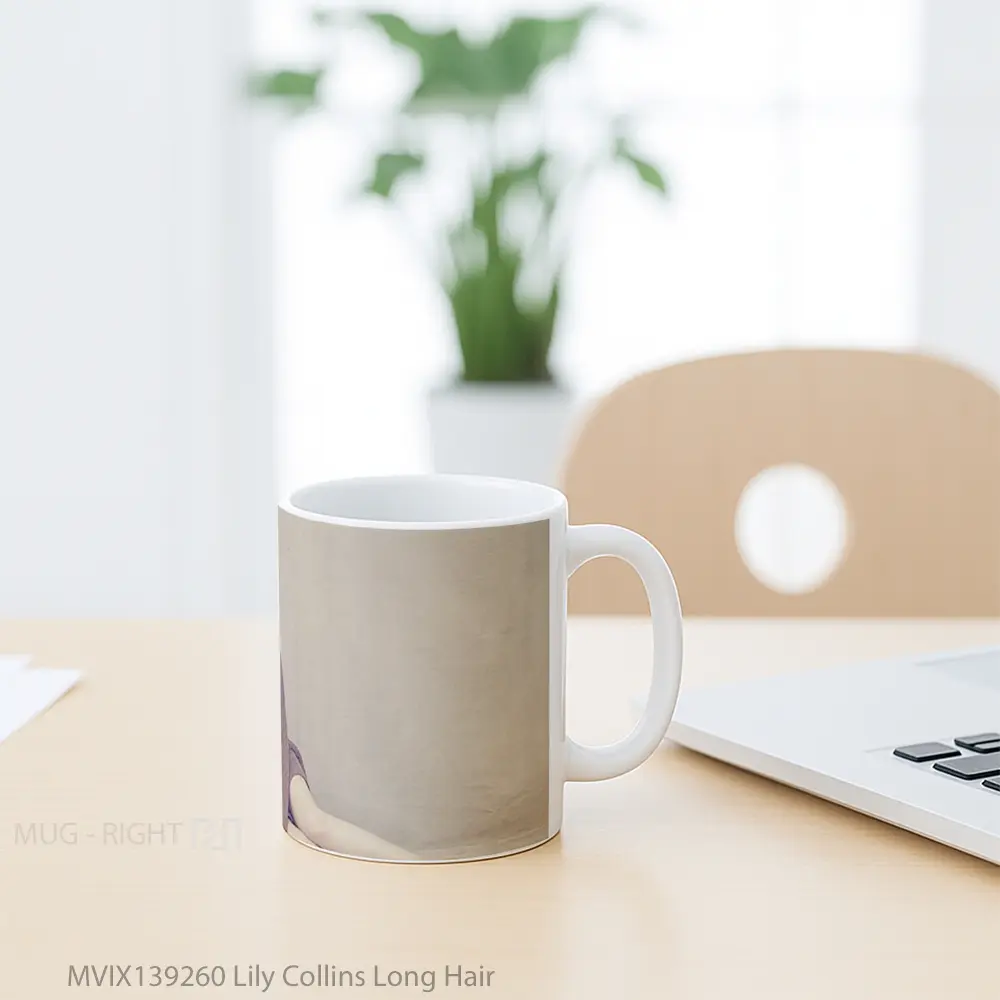 Mug Lily Collins Long Hair Gelas Keramik Unik - All-side / Desain