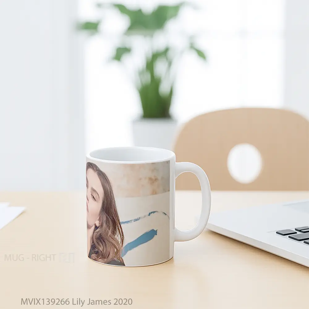 Mug Lily James 2020 Gelas Keramik Unik - All-side / Desain