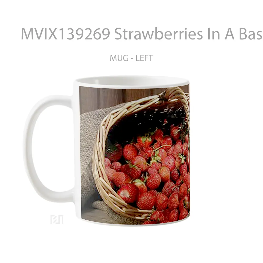 Mug Strawberries In A Basket Gelas Keramik Unik - All-side / Desain
