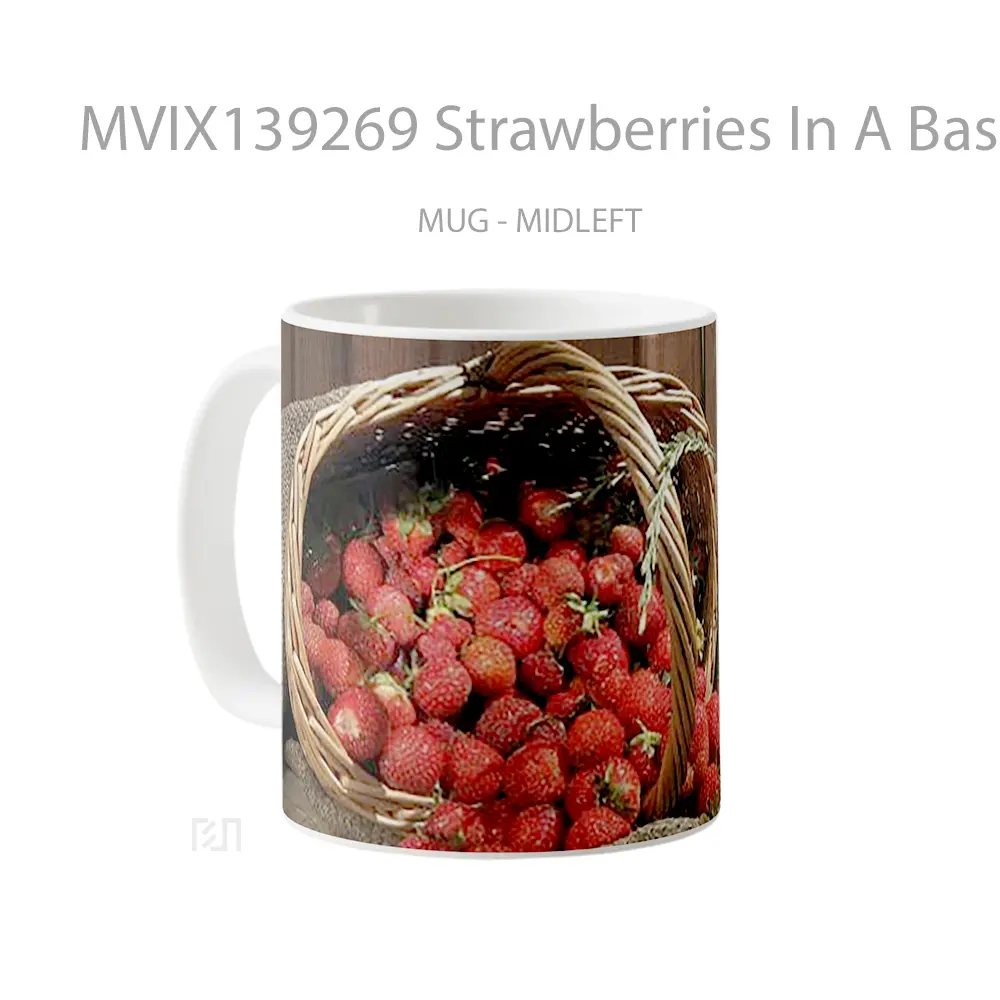 Mug Strawberries In A Basket Gelas Keramik Unik - All-side / Desain