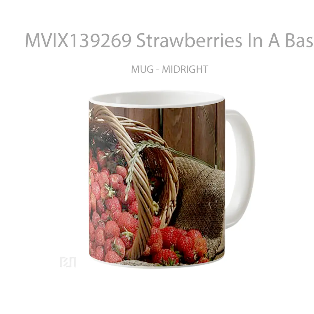 Mug Strawberries In A Basket Gelas Keramik Unik - All-side / Desain