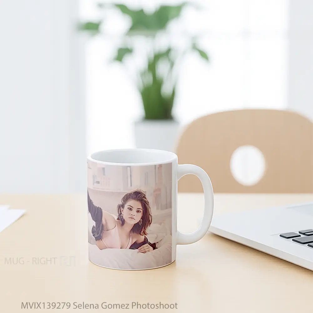 Mug Selena Gomez Photoshoot Gelas Selebriti - All-side / Desain