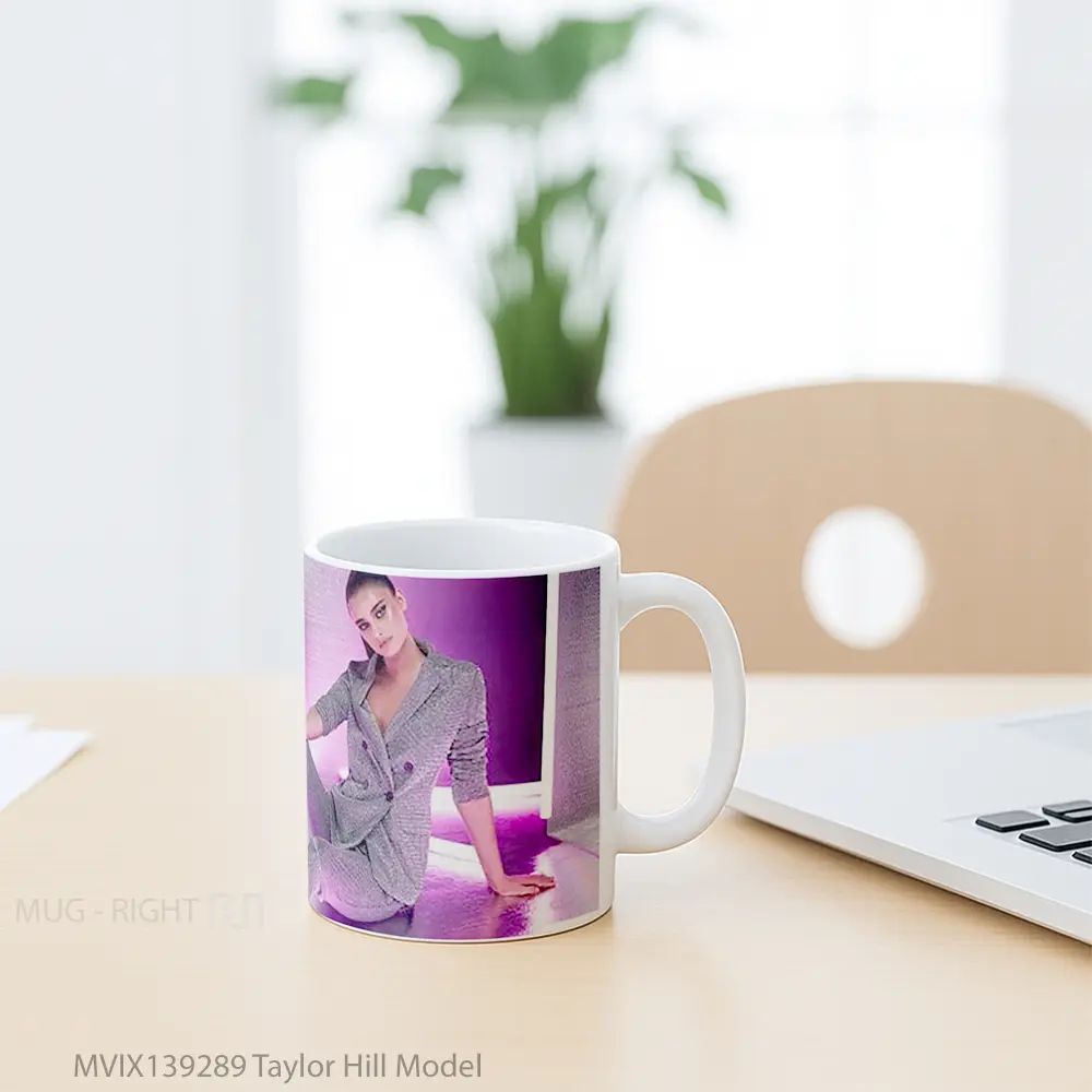 Mug Taylor Hill Model Gelas Selebriti - All-side / Desain