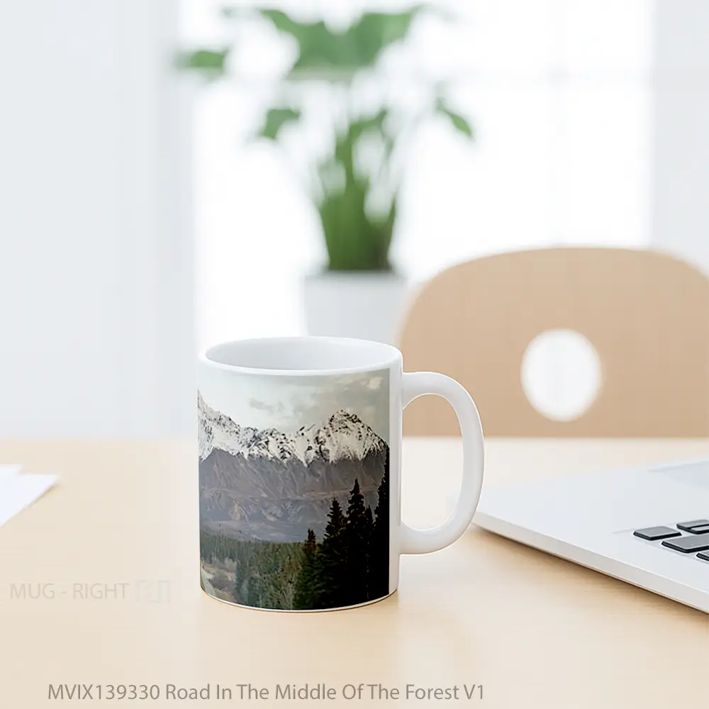 Mug Road In The Middle Of The Forest V1 Gelas Pemandangan Alam - All-side / Desain
