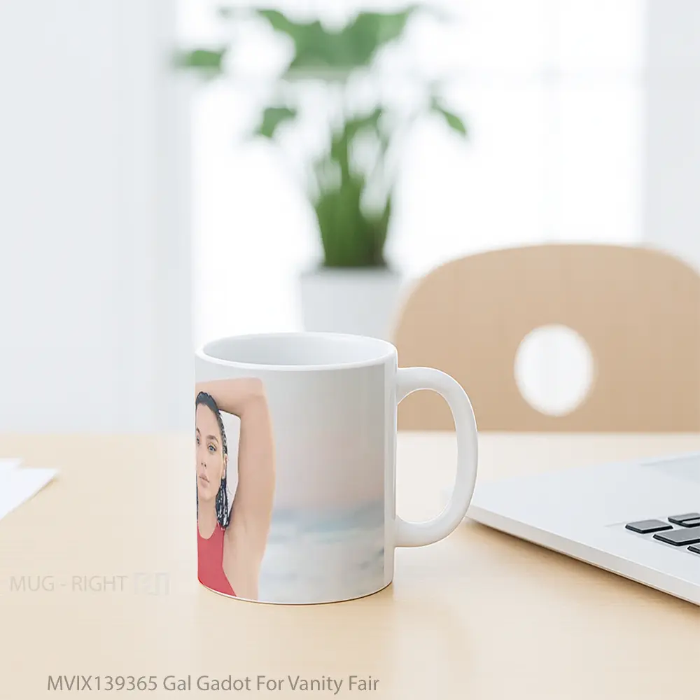Mug Gal Gadot For Vanity Fair Gelas Selebriti - All-side / Desain