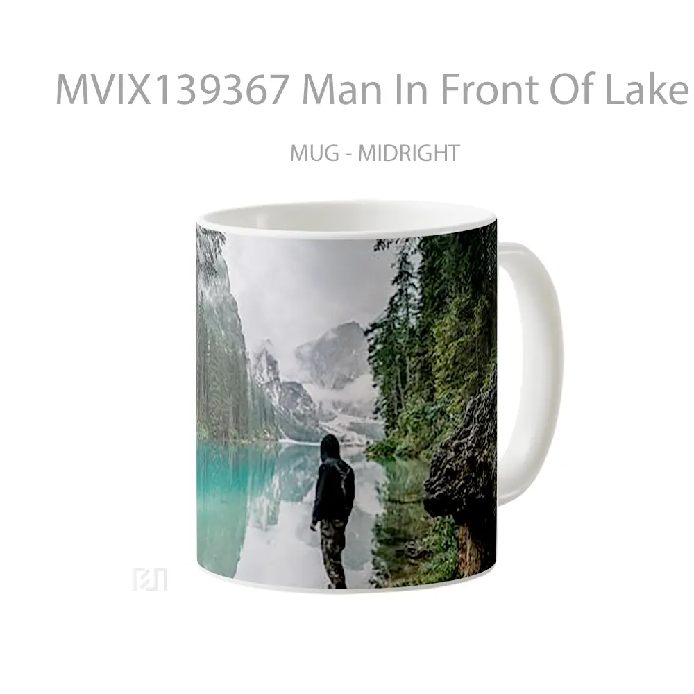 Mug Man In Front Of Lake In The Woods Gelas Pemandangan Alam - Tampak Tengah