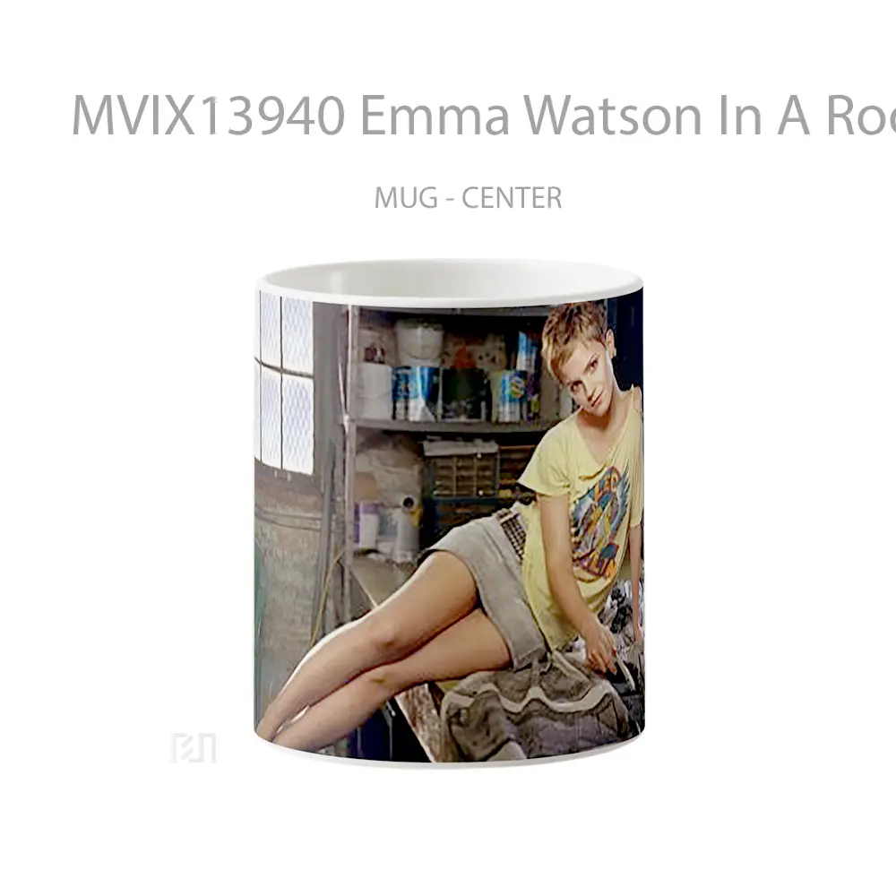 Mug Emma Watson In A Room V1 Gelas Selebriti