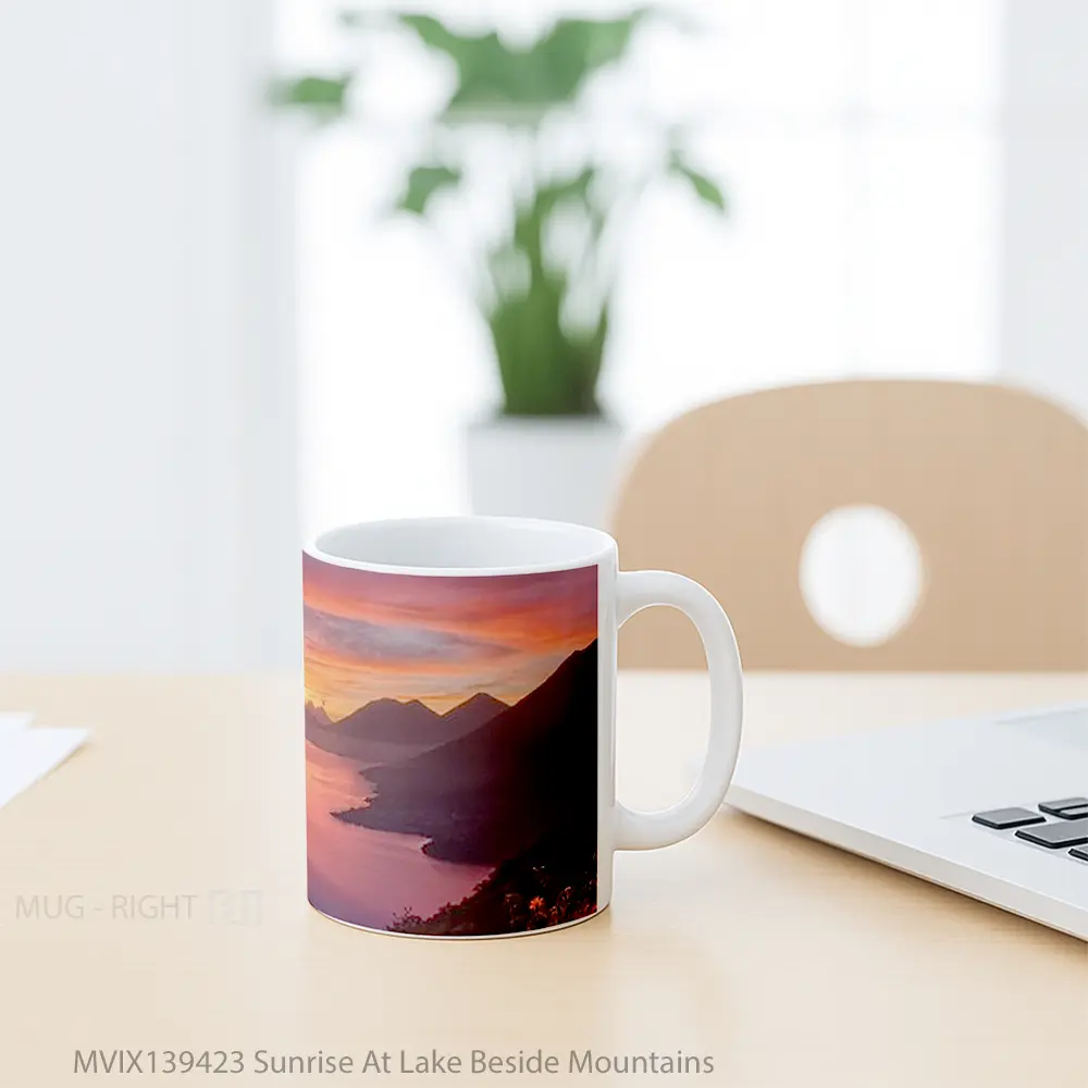 Mug Sunrise At Lake Beside Mountains Gelas Pemandangan Alam - All-side / Desain