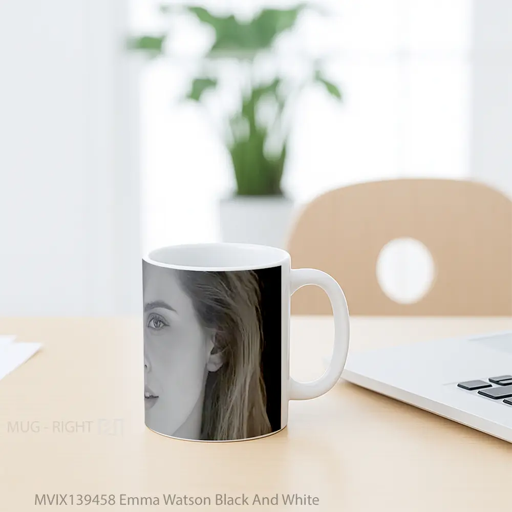 Mug Emma Watson Black And White Gelas Selebriti - All-side / Desain