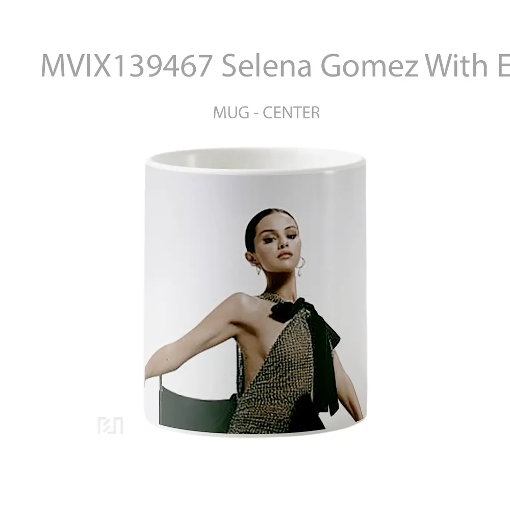 Mug Selena Gomez With Elegant Dress Gelas Selebriti