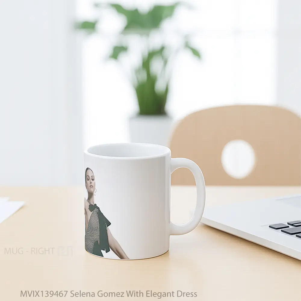 Mug Selena Gomez With Elegant Dress Gelas Selebriti - All-side / Desain