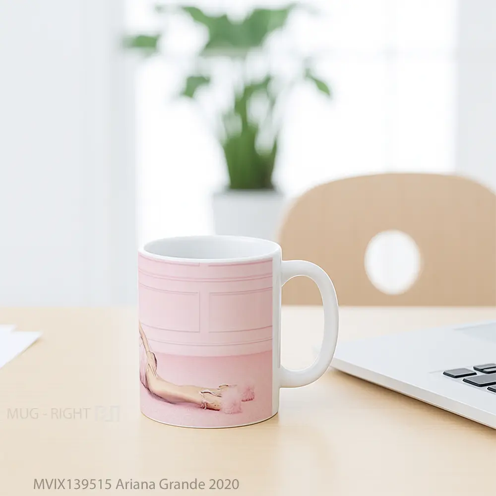 Mug Ariana Grande 2020 Gelas Selebriti - All-side / Desain