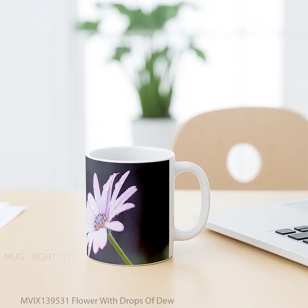 Mug Flower With Drops Of Dew Gelas Pemandangan Alam - All-side / Desain