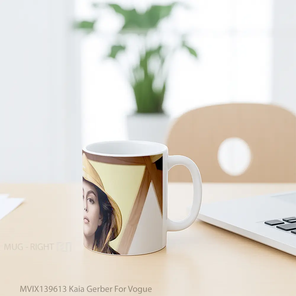 Mug Kaia Gerber For Vogue Gelas Keramik Unik - All-side / Desain