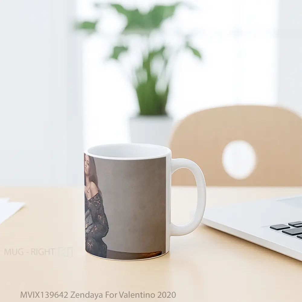 Mug Zendaya For Valentino 2020 Gelas Selebriti - All-side / Desain