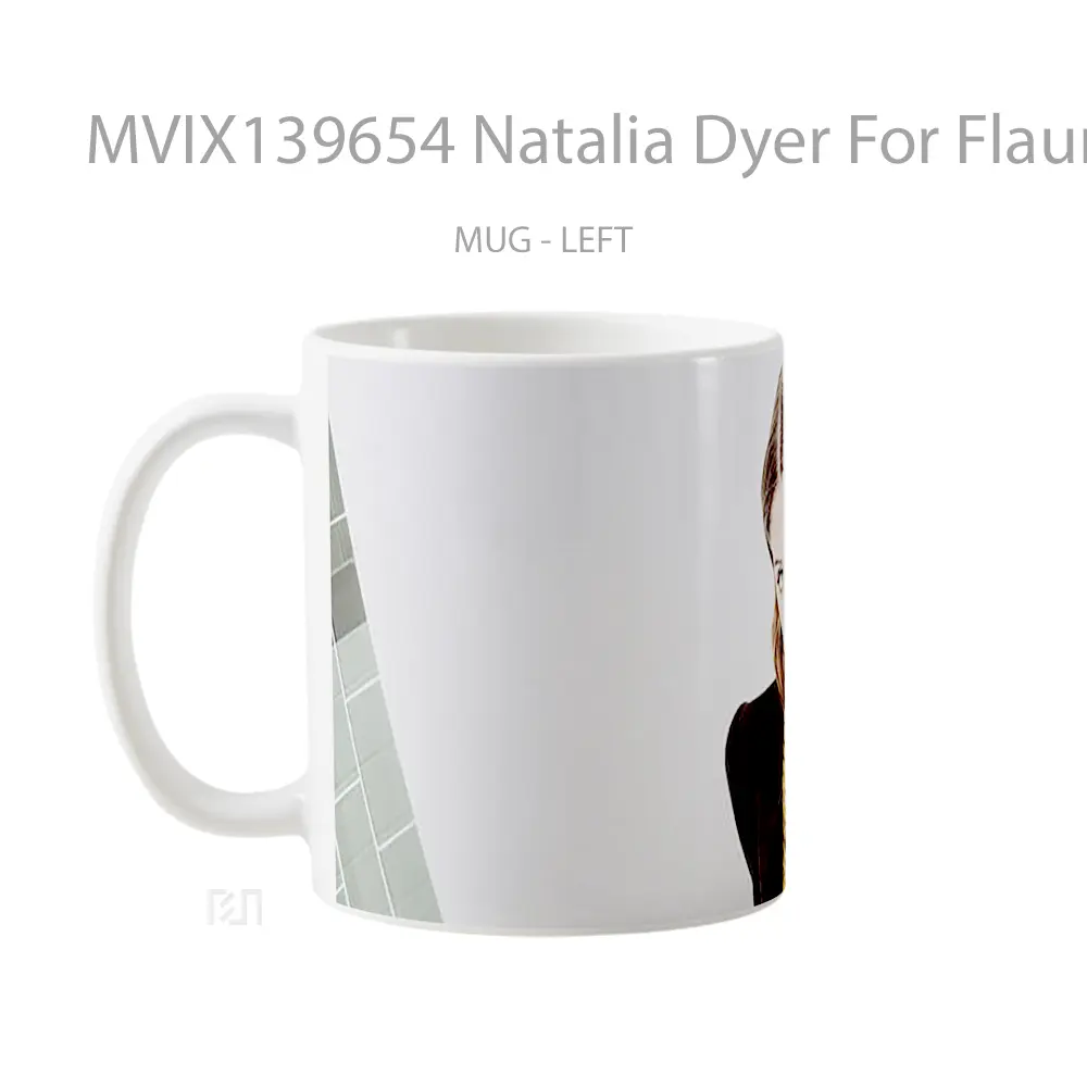 Mug Natalia Dyer For Flaunt Magazine Gelas Keramik Unik - All-side / Desain