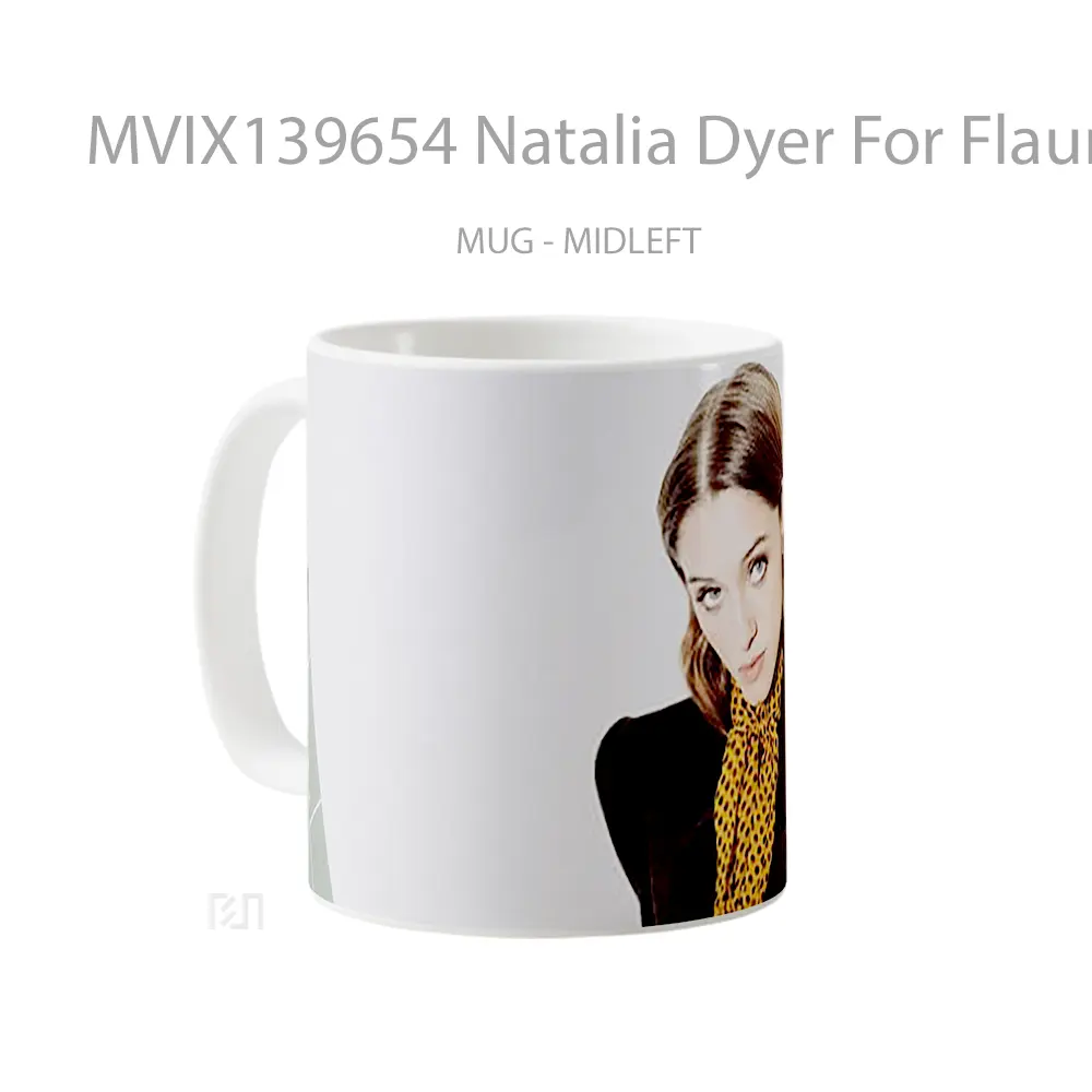 Mug Natalia Dyer For Flaunt Magazine Gelas Keramik Unik - All-side / Desain