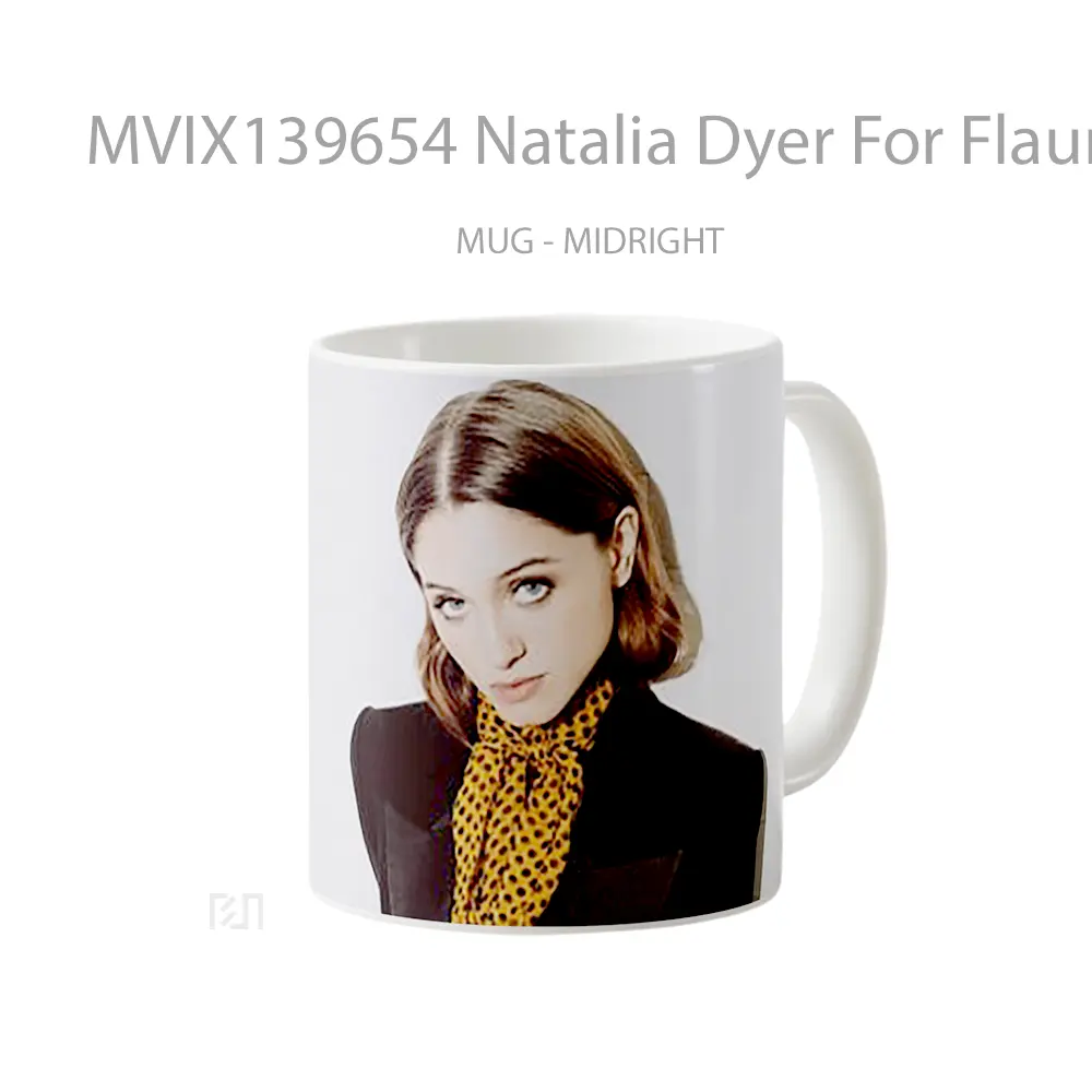 Mug Natalia Dyer For Flaunt Magazine Gelas Keramik Unik - All-side / Desain