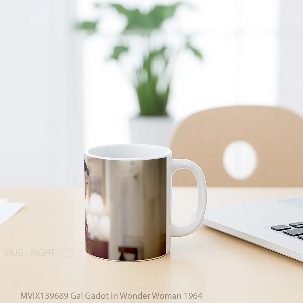 Mug Gal Gadot In Wonder Woman 1964 Gelas Superhero - All-side / Desain