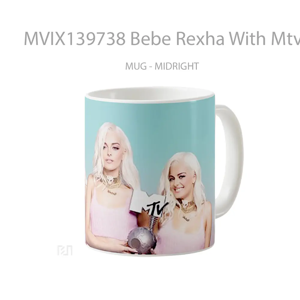 Mug Bebe Rexha With Mtv Award Gelas Keramik Unik - All-side / Desain