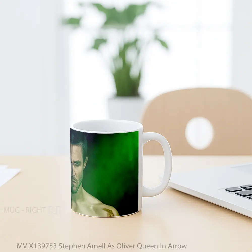 Mug Stephen Amell As Oliver Queen In Arrow Gelas Keramik Unik - All-side / Desain