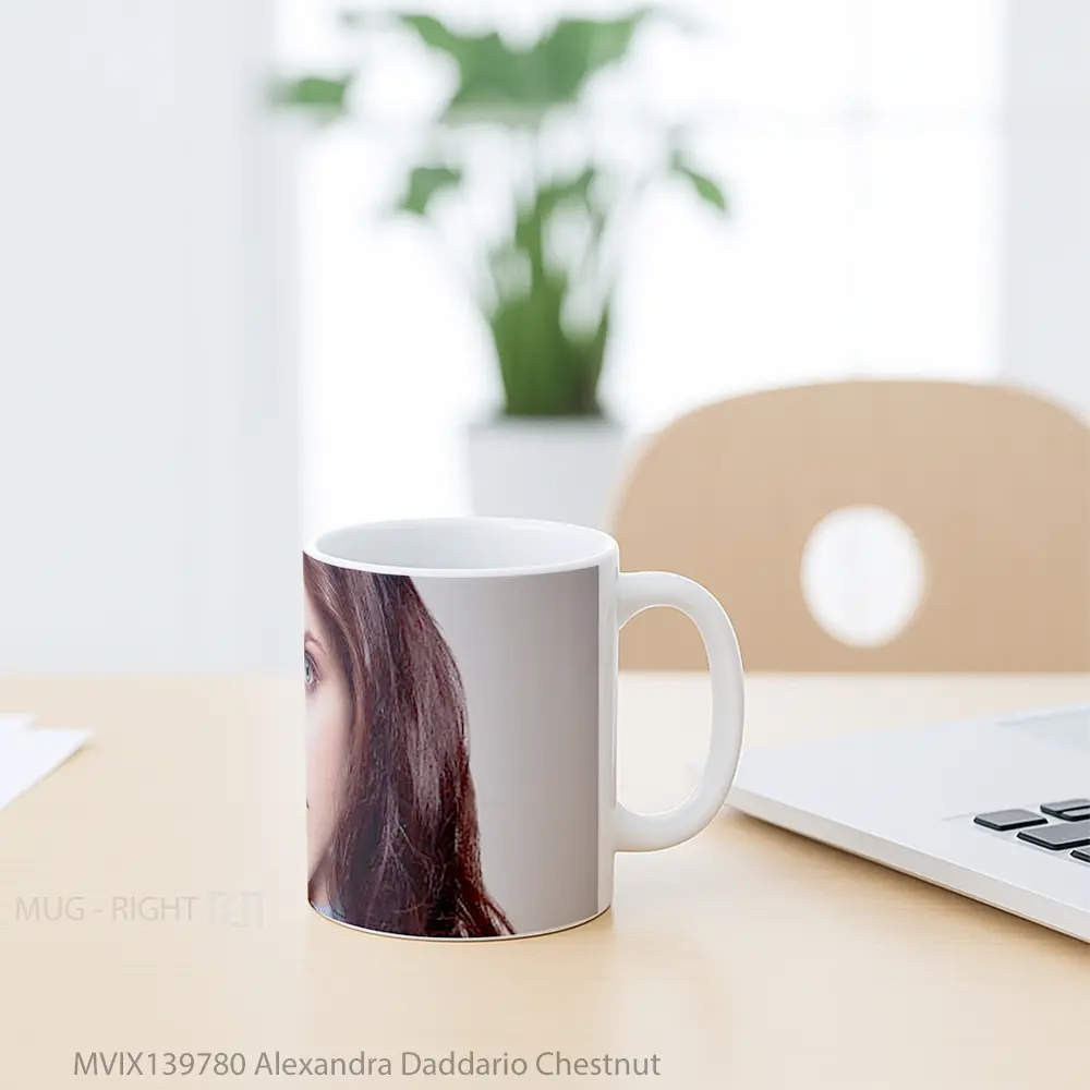 Mug Alexandra Daddario Chestnut Gelas Selebriti - All-side / Desain
