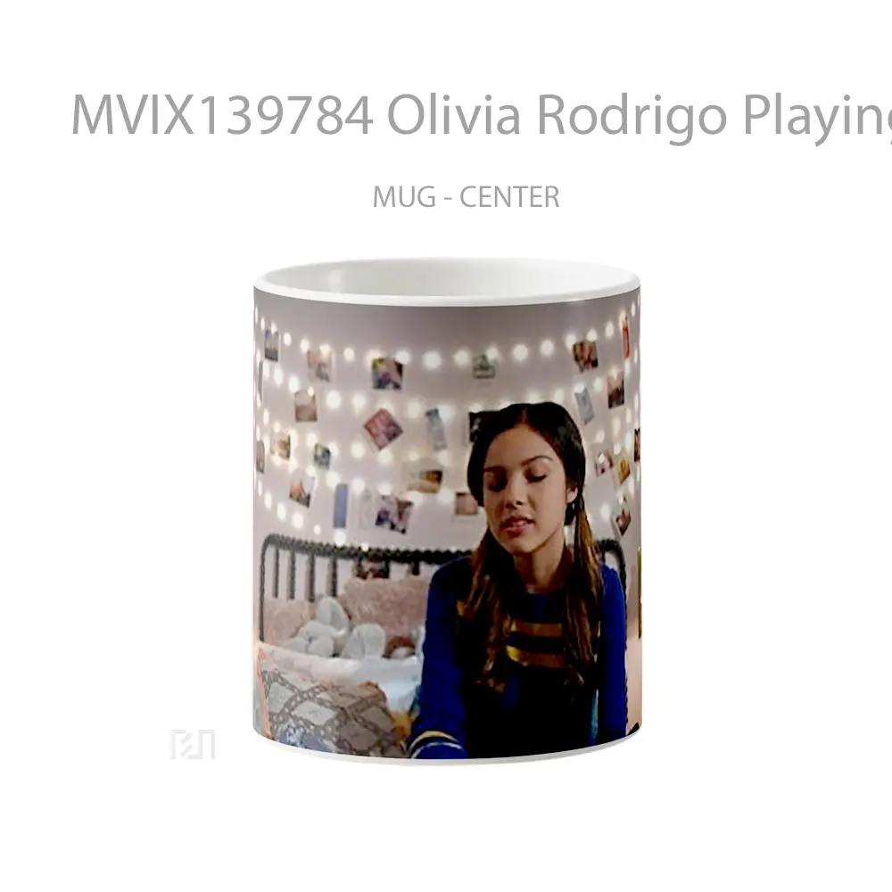 Mug Olivia Rodrigo Playing The Piano Gelas Selebriti