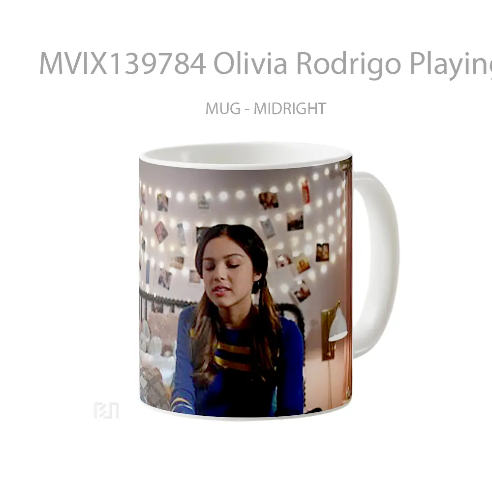 Mug Olivia Rodrigo Playing The Piano Gelas Selebriti - All-side / Desain