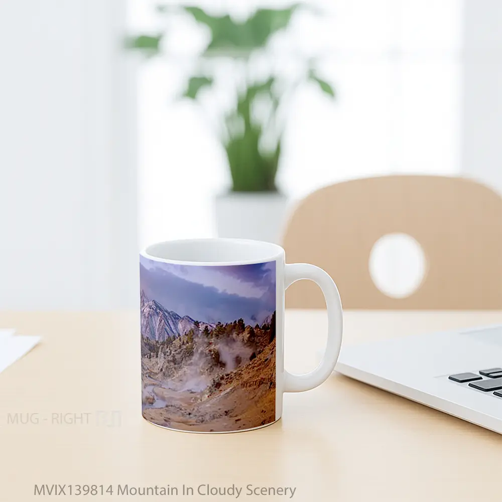 Mug Mountain In Cloudy Scenery Gelas Pemandangan Alam - All-side / Desain