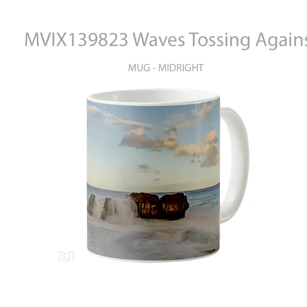 Mug Waves Tossing Against Rocks In The Beach Gelas Pemandangan Alam - All-side / Desain