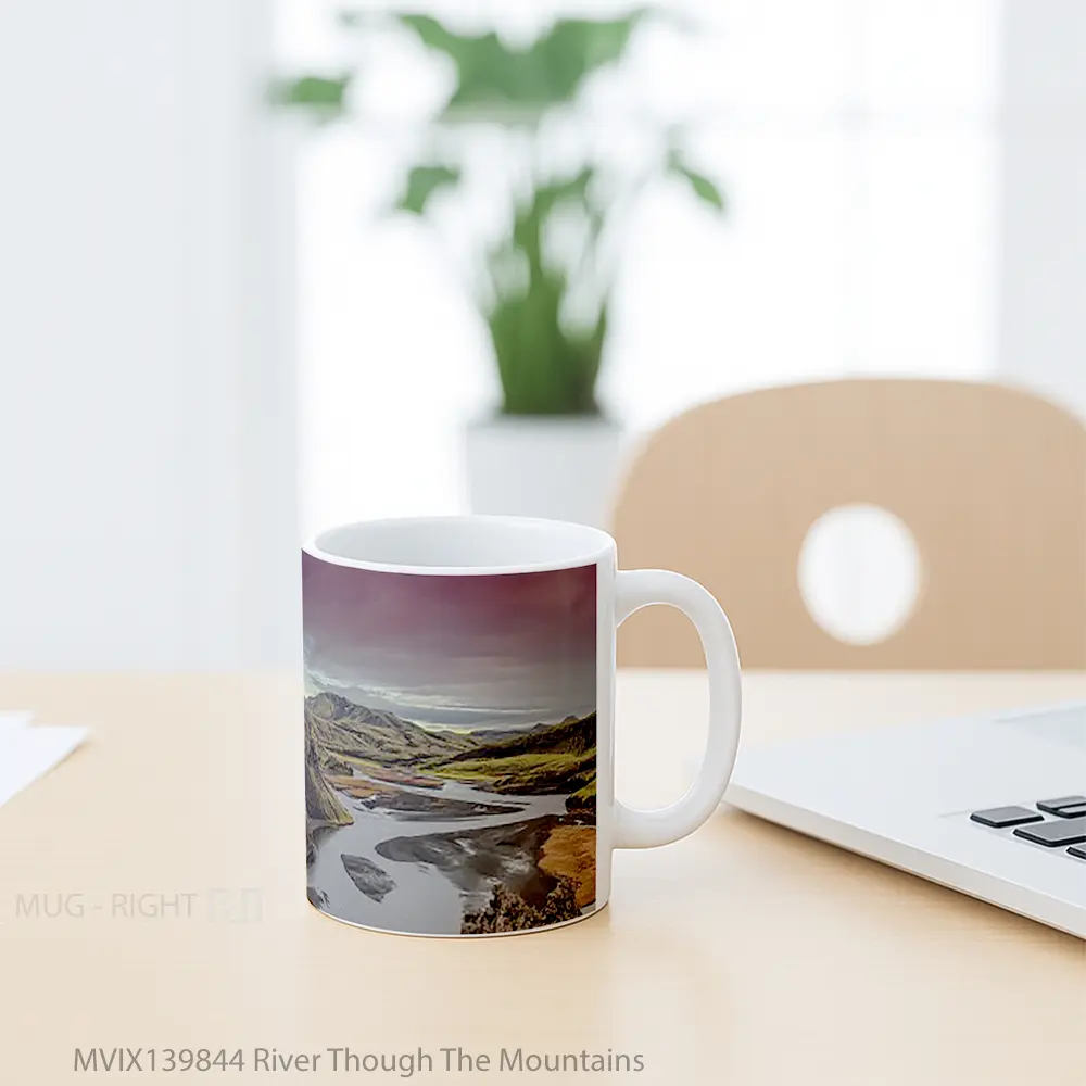 Mug River Though The Mountains Gelas Pemandangan Alam - All-side / Desain