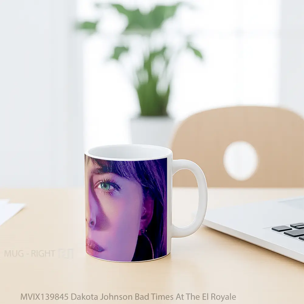 Mug Dakota Johnson Bad Times At The El Royale Gelas Keramik Unik - All-side / Desain