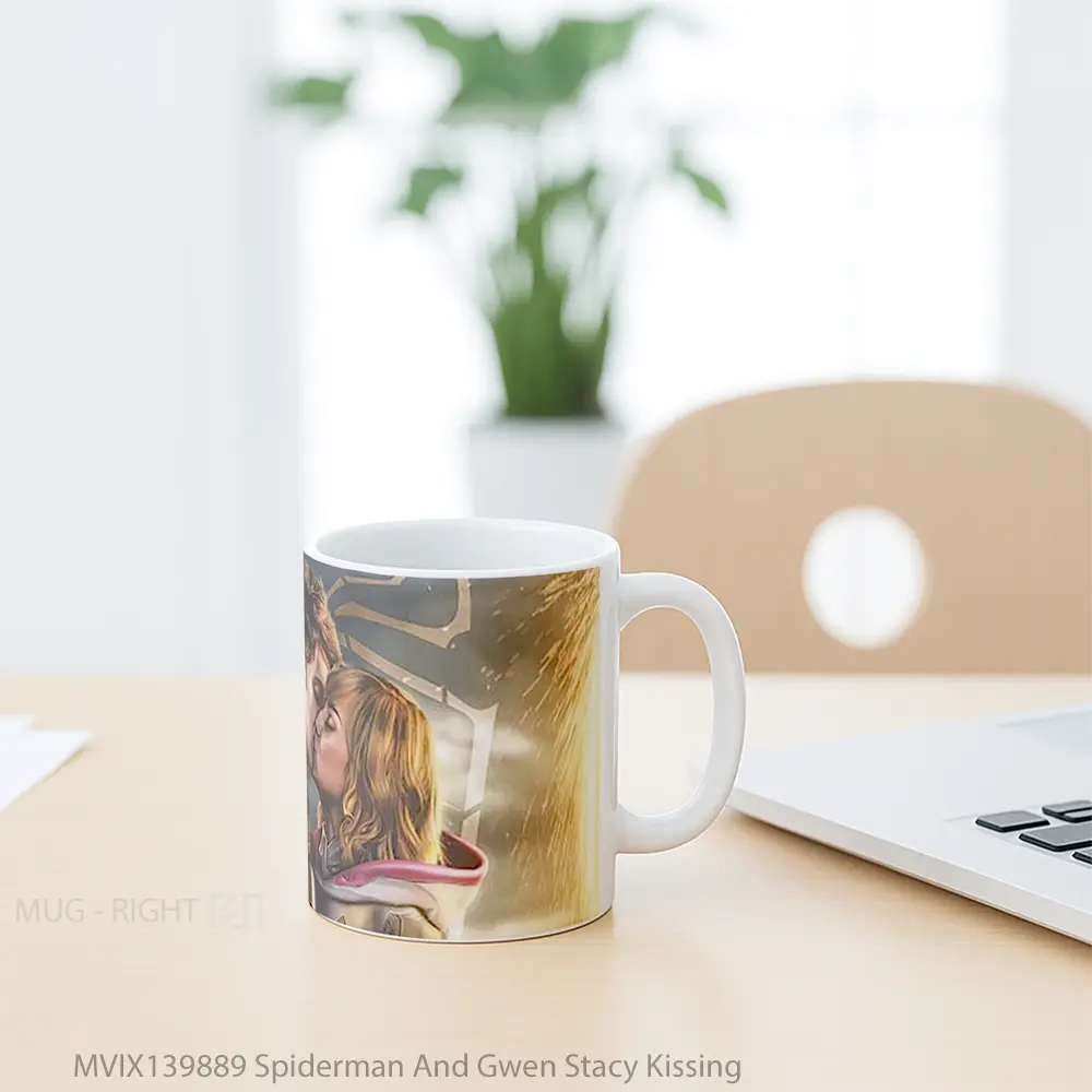 Mug Spiderman And Gwen Stacy Kissing Gelas Superhero - All-side / Desain
