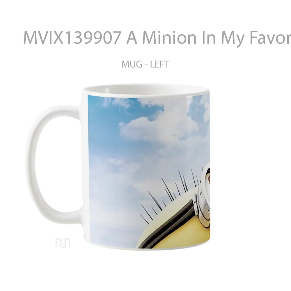 Mug A Minion In My Favorite Villain 2 Gelas Kartun - All-side / Desain