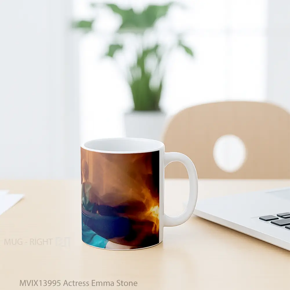 Mug Actress Emma Stone Gelas Selebriti - All-side / Desain