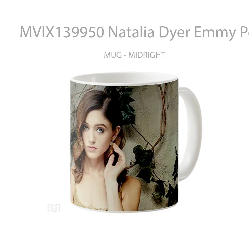Mug Natalia Dyer Emmy Portrait Gelas Seni Modern - All-side / Desain