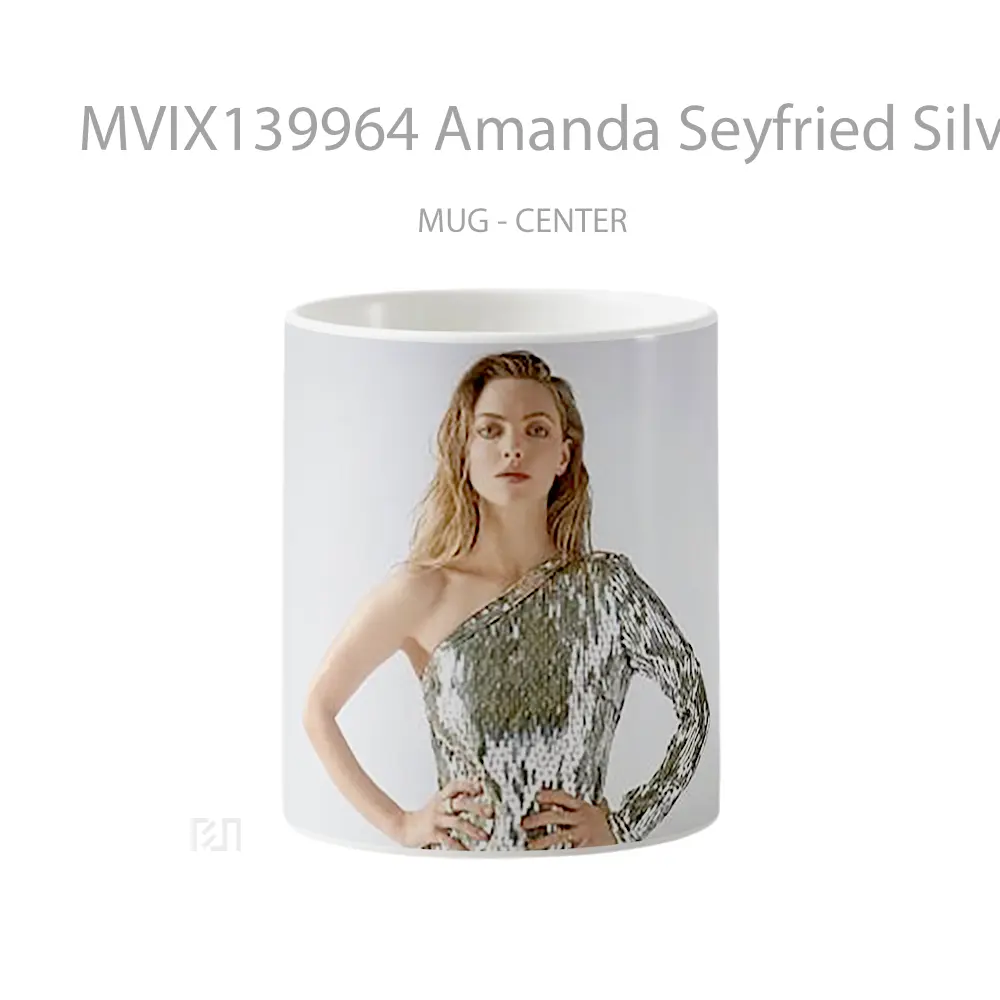 Mug Amanda Seyfried Silver Dress Gelas Keramik Unik