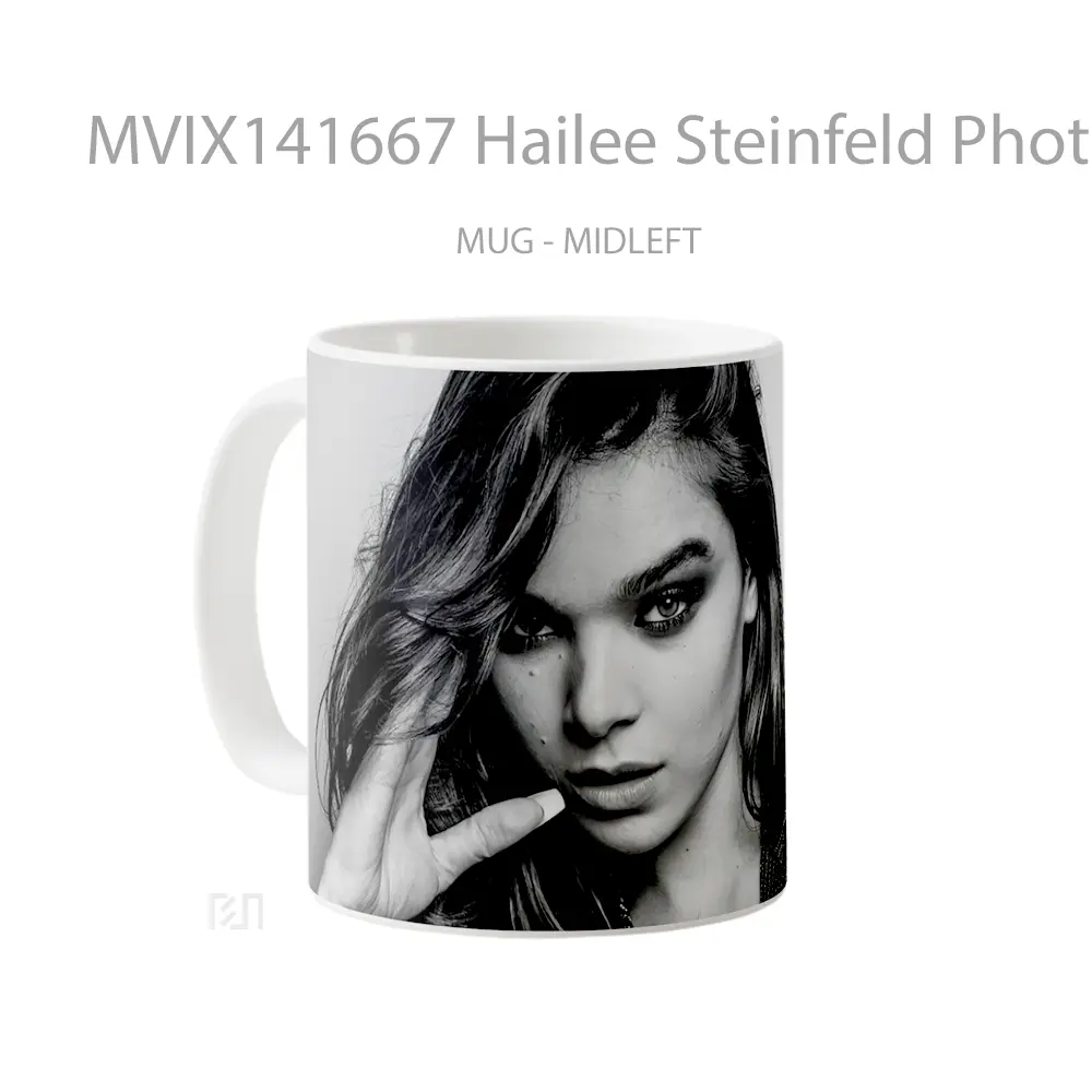 Mug Hailee Steinfeld Photoshoo Gelas Keramik Unik - All-side / Desain