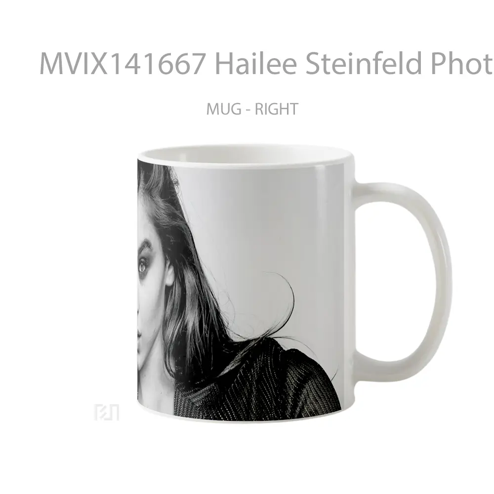 Mug Hailee Steinfeld Photoshoo Gelas Keramik Unik - All-side / Desain