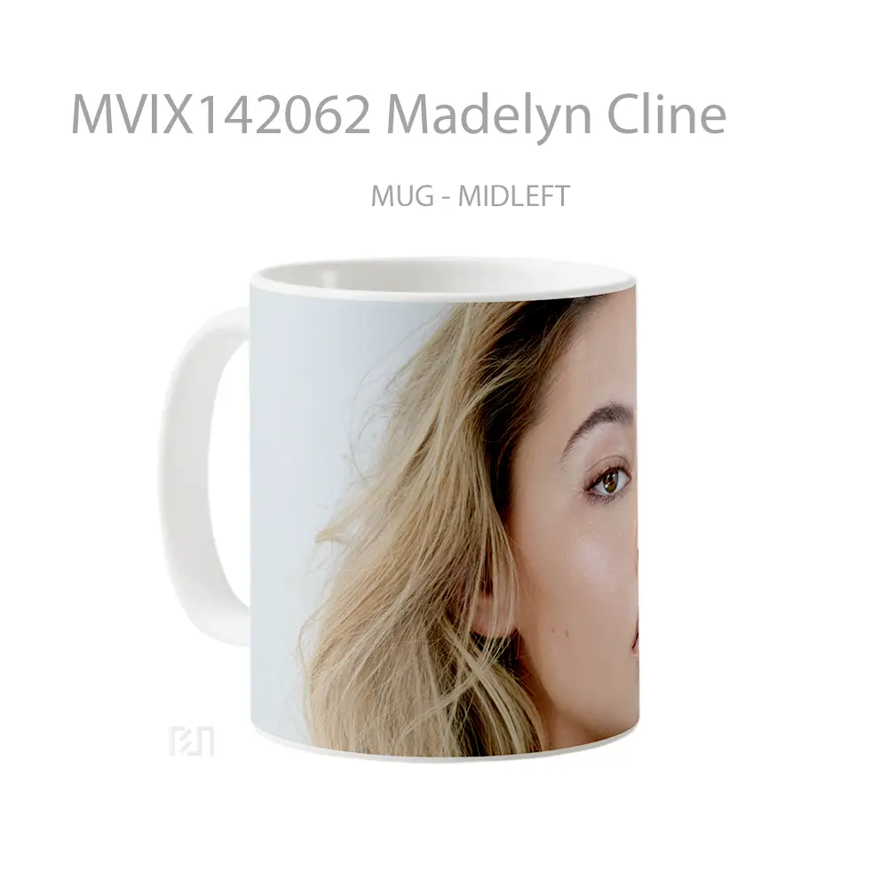 Mug Madelyn Cline Gelas Keramik Unik - All-side / Desain