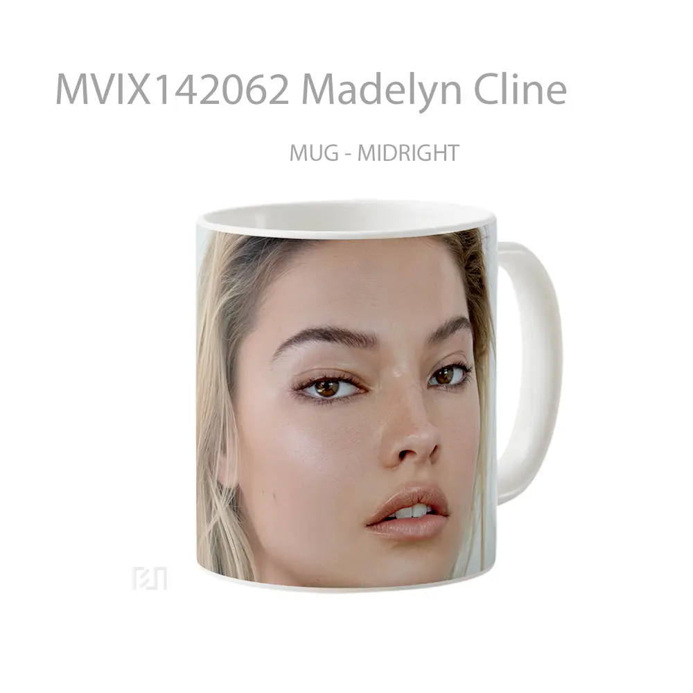 Mug Madelyn Cline Gelas Keramik Unik - All-side / Desain